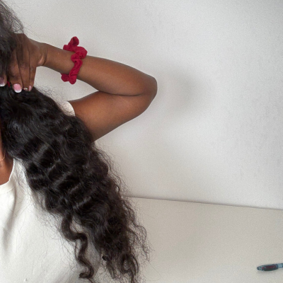Coffret Majesté – 2 Tissages Deep Curly + Closure HD 4x4 Cheveux Indiens Raw Hair 100% Naturels