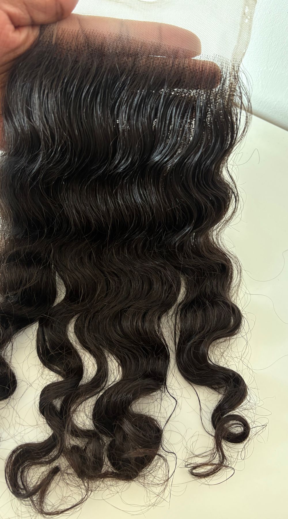 Closure curly raw hair, cheveux bruts indiens, texture bouclée naturelle, cheveux non traités, installation facile, fermeture 5x5, look volumineux et authentique